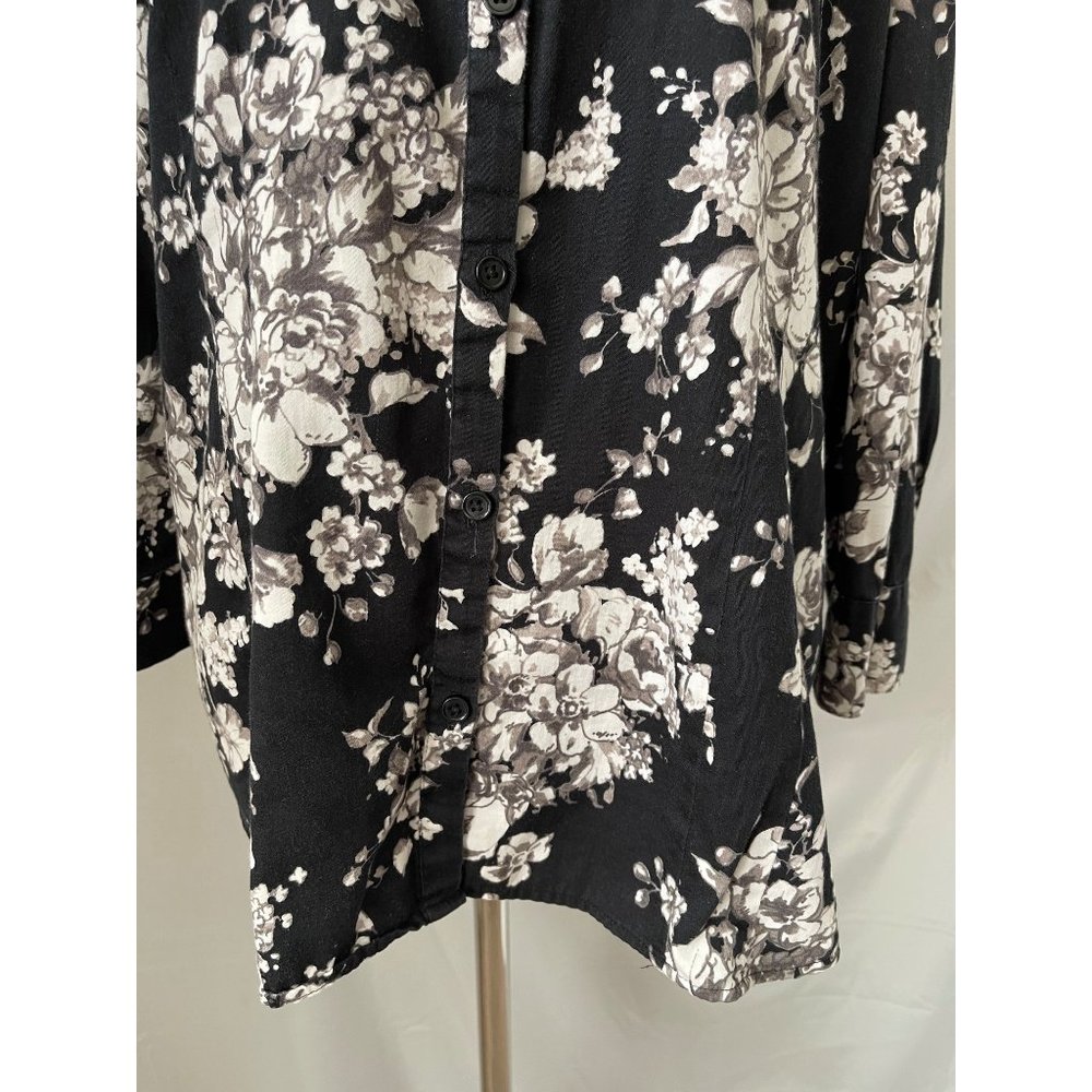 Van Heusen Studio Black/White Floral Print 3/4 Sleeve Button Down Shirt - Picture 2 of 11
